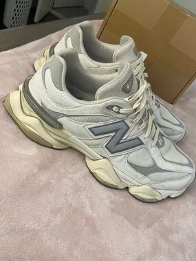 New Balance 9060 Casual Shoes Man’s Size 12 ( Womens 13.5)